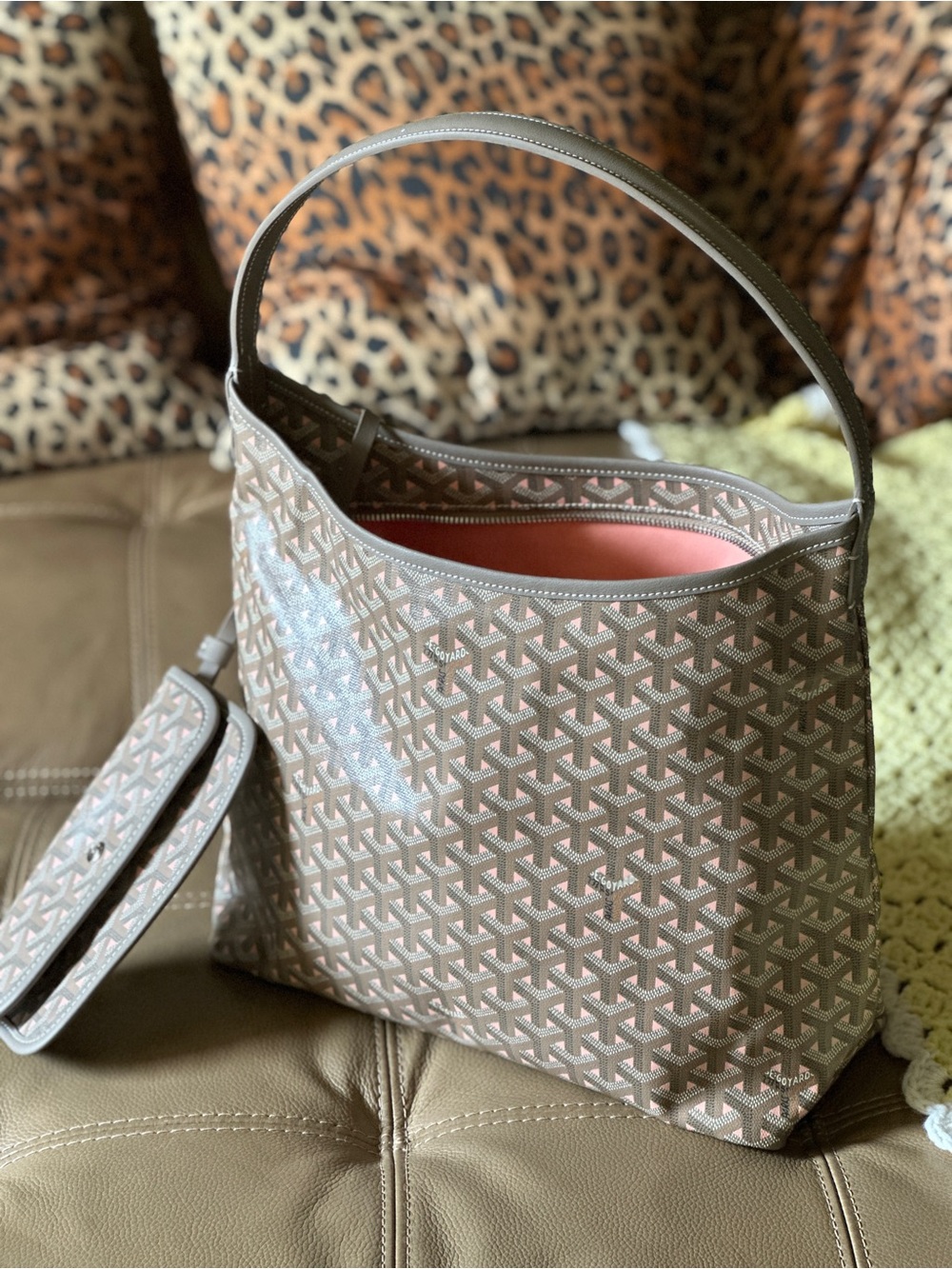 Designer-Style Beige Patterned Women's Shoulder Bag with Pink Interior